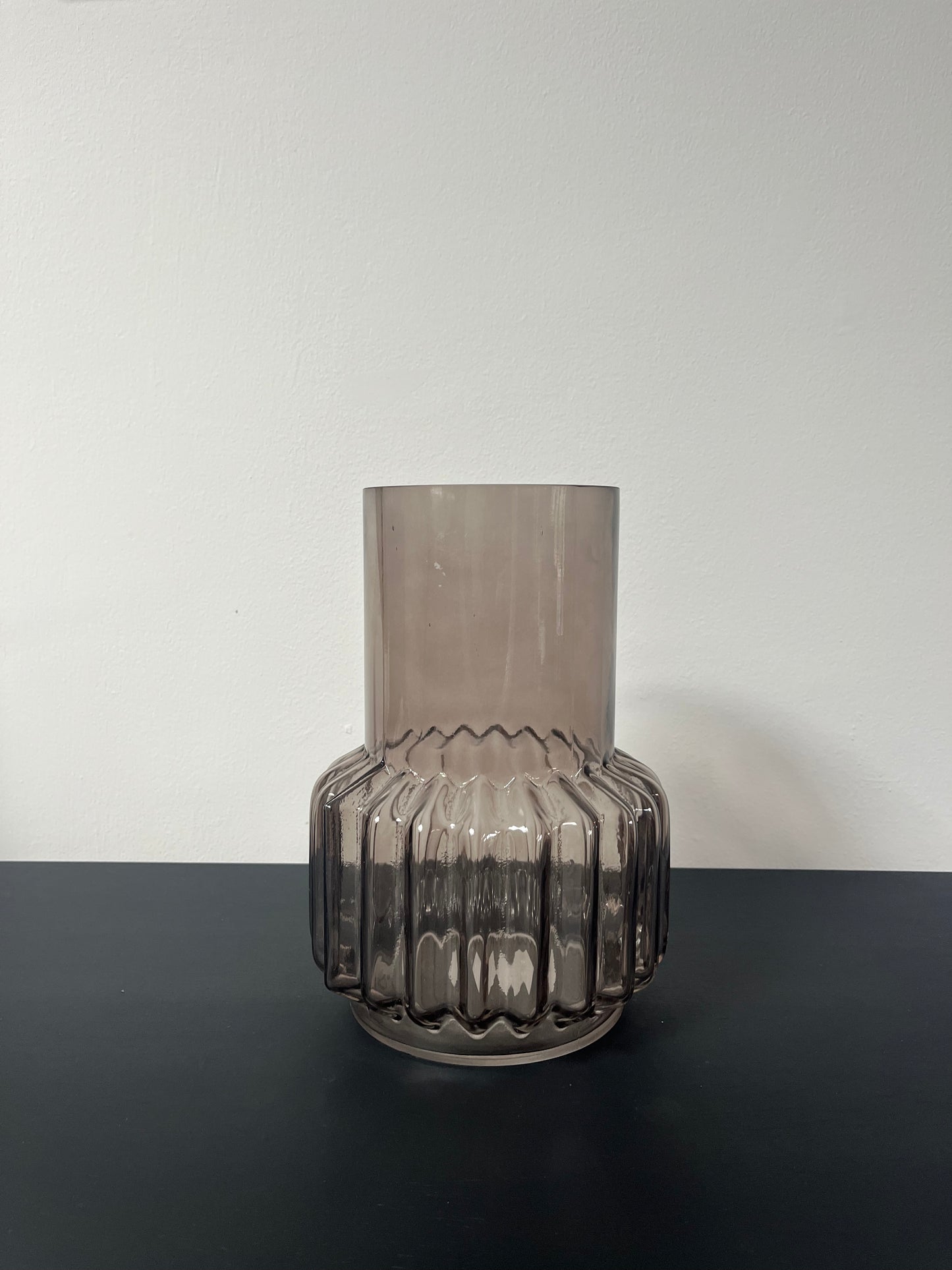 Ribbed vase brown S