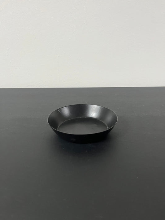 Metalen schaaltje zwart